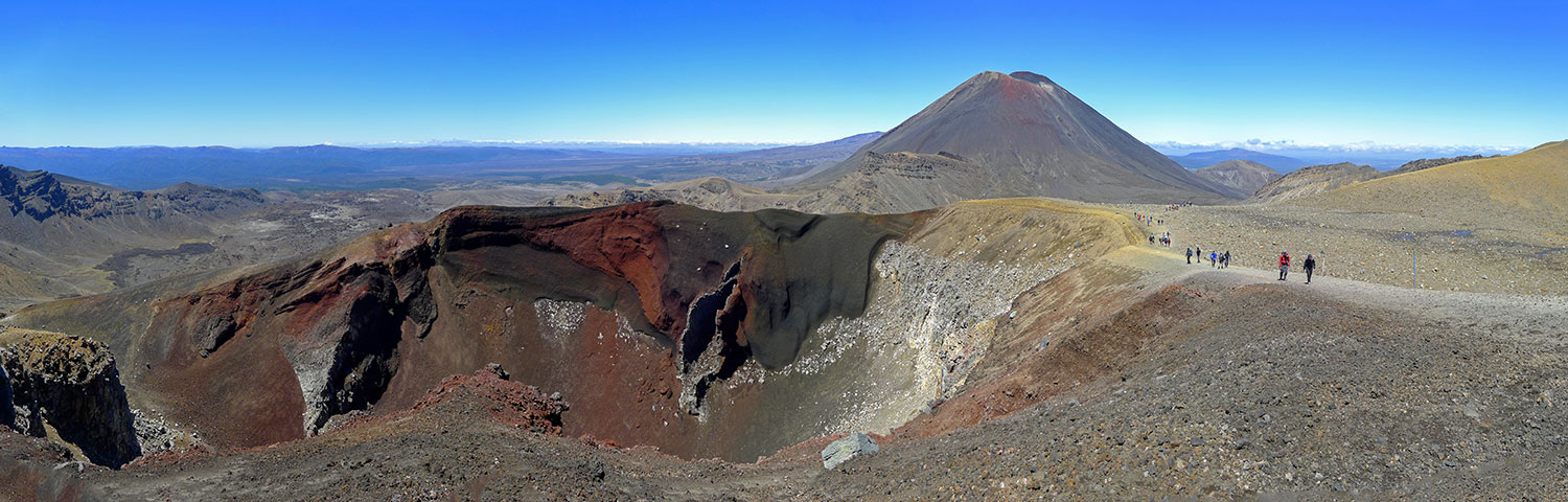 Tongariro Alpine Crossing - Red Crater - Mount Ngauruhoe