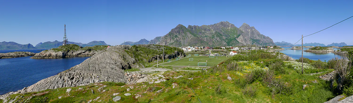Henningsvær Fußballplatz Panorama