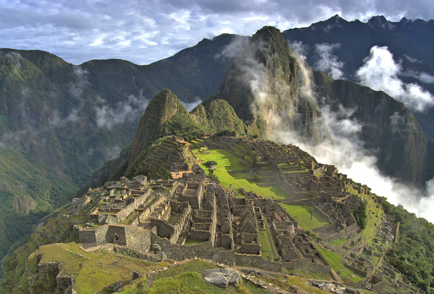 Panorama_Machu_Picchu