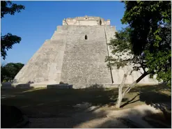 Uxmal Piramide del Adivino